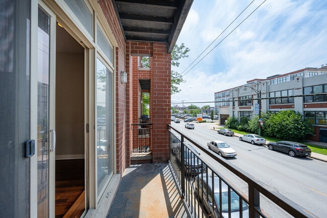 Building Photo - 2841 N Pulaski Rd