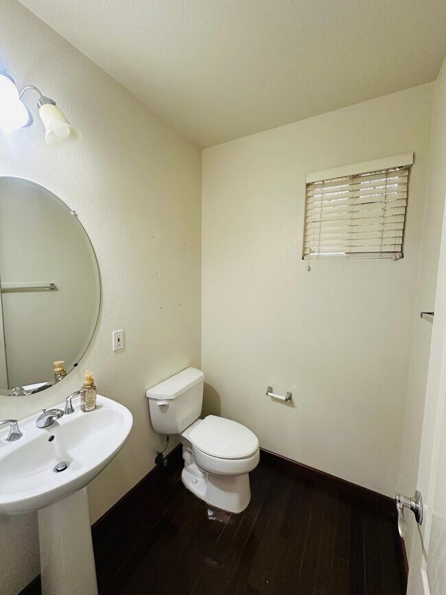 Building Photo - Beautiful 3 Bed, 2.5 Bath Home with Garage, Spacious Layout & Private Yard in Desirable Hercules ...