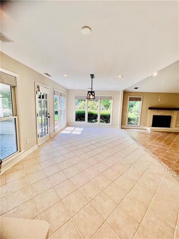 Building Photo - 205 Kinderhill Ct