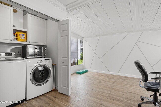 Building Photo - 36 A1A N