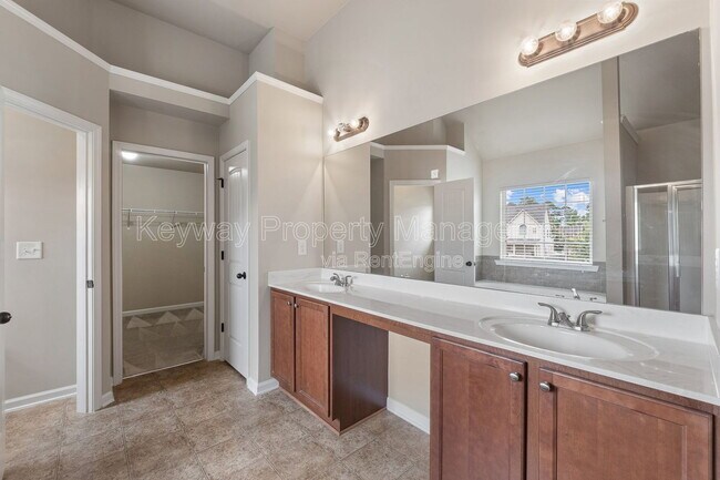 Building Photo - 6017 Reynolds Cir