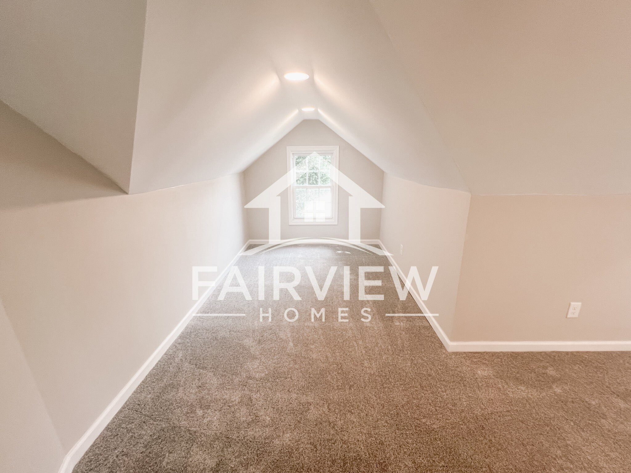 Building Photo - 3239 Mayflower Dr