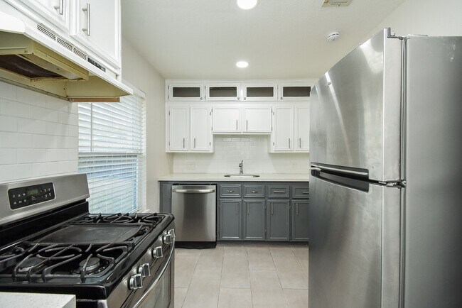 Building Photo - 6614 Teluco St