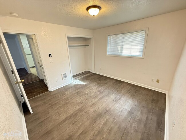 Building Photo - 310 W Pierce St