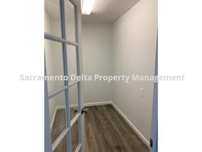 Building Photo - Nice home in Fair Oaks neighborhood
