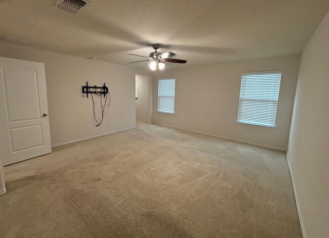 Building Photo - Wonderful 3 Bedroom Home in Coveted Crystal Crossing!