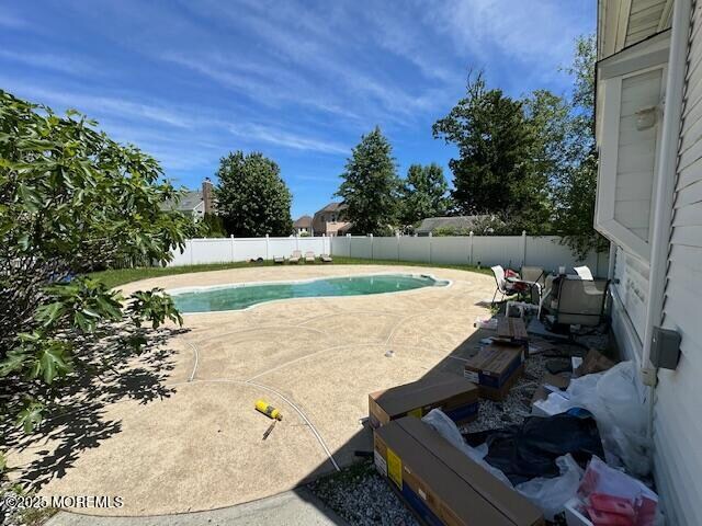 Building Photo - 421 W Lincoln Ave