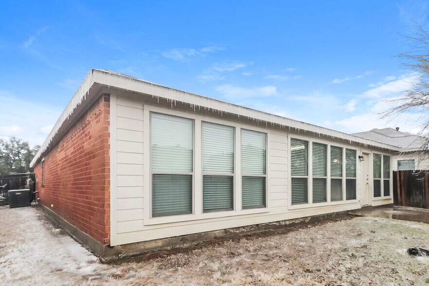 Building Photo - 9308 Cynthia Ct