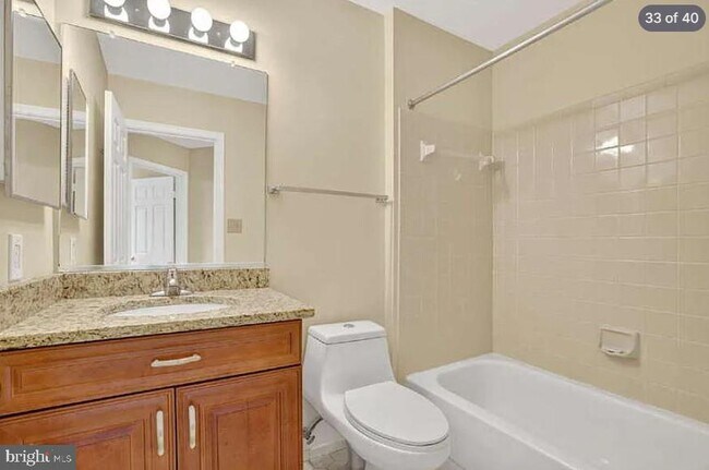 Building Photo - 7427 Salford Ct