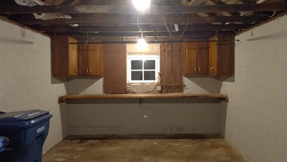 Building Photo - 1224 Dean St