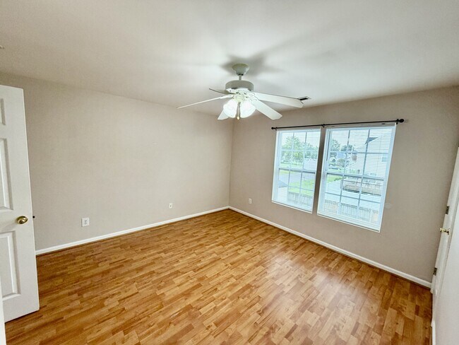 Building Photo - 221 Dunn St