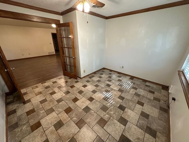 Building Photo - 7503 Elmhurst Dr