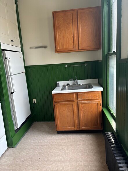 Kitchen - 266 Randolph St