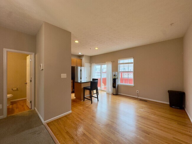 Building Photo - Charming 3BD/2BA/2 Half Bath Townhome with Garage in Aberdeen, MD!