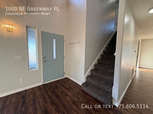 Building Photo - 1000 NE Greenway Pl