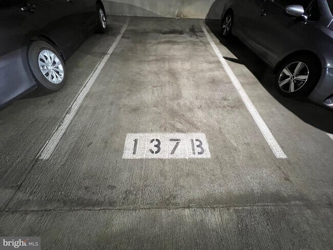 Building Photo - 12957 Centre Park Cir