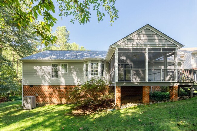 Building Photo - 3 Bedroom/2 Bath Rancher in the North Ches...