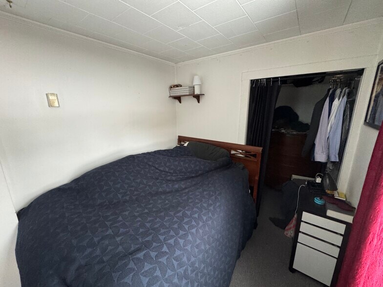 Building Photo - 11 Burnham St