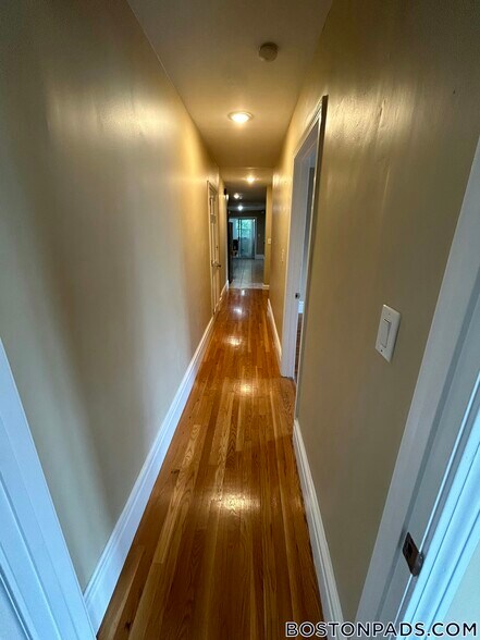 Building Photo - 91 Glen St