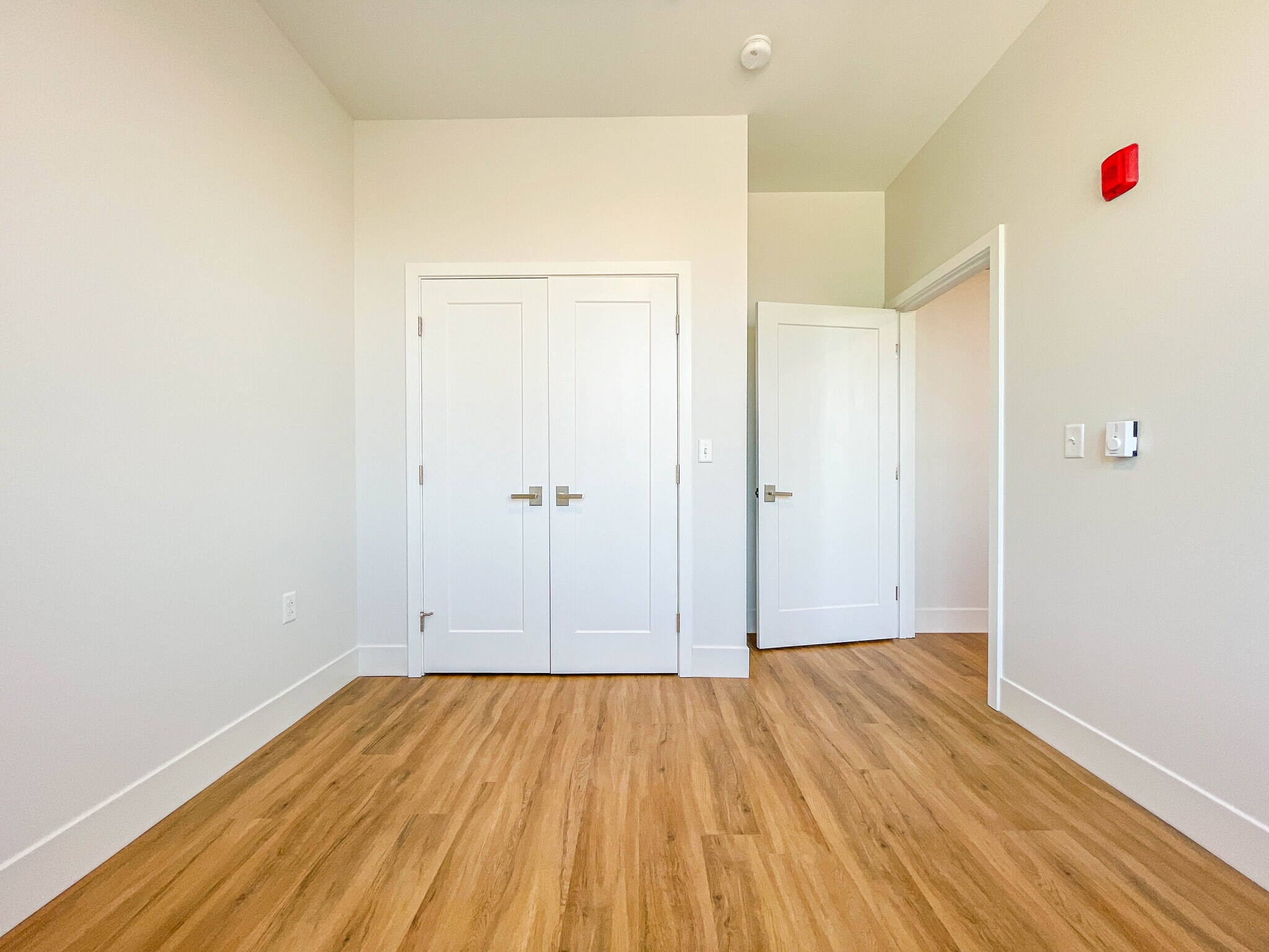 Building Photo - 5 India St