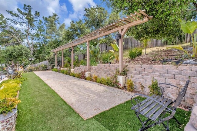 Building Photo - 15219 Sobey Rd