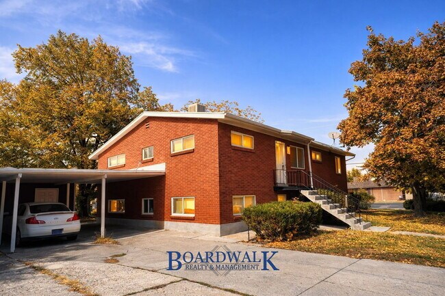 Building Photo - 3660 3325 W