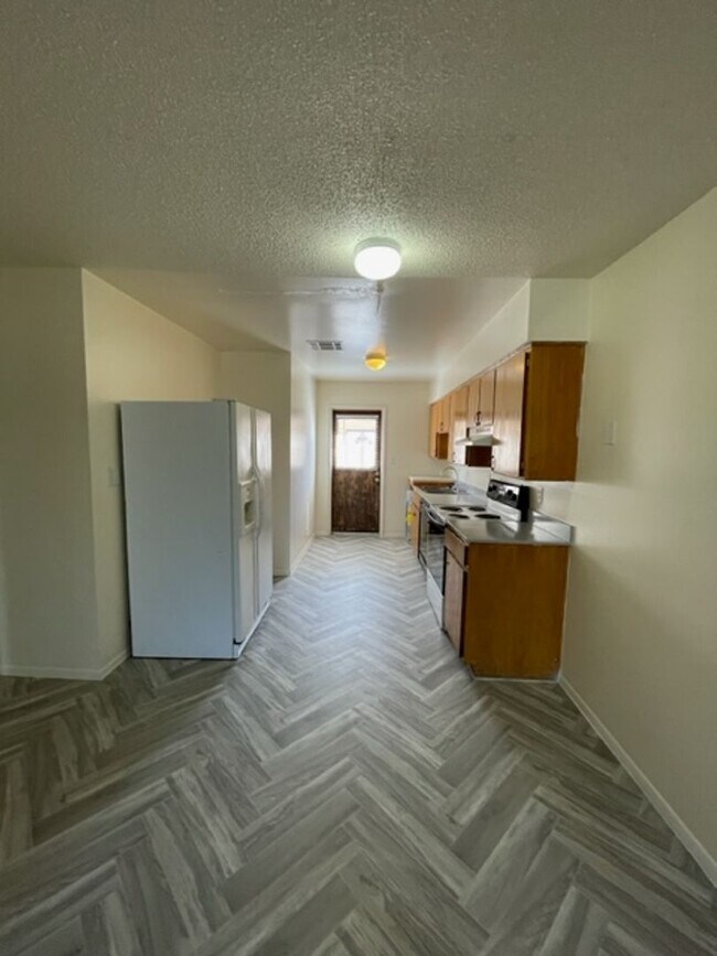 Building Photo - 8439 E Coronado Rd