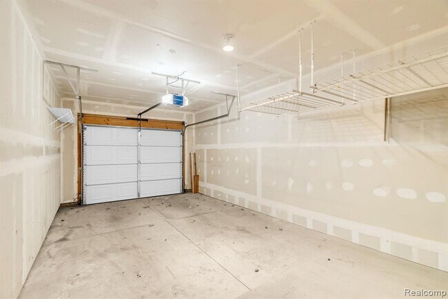 Building Photo - 8208 Chesapeake Cir