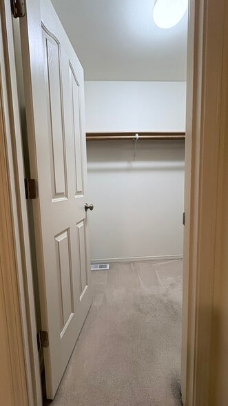 Walkin Closet Master Bedroom Upstairs - 1497 N Heather Meadows Loop