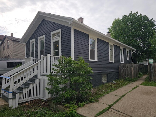 Building Photo - 310 W Scott St