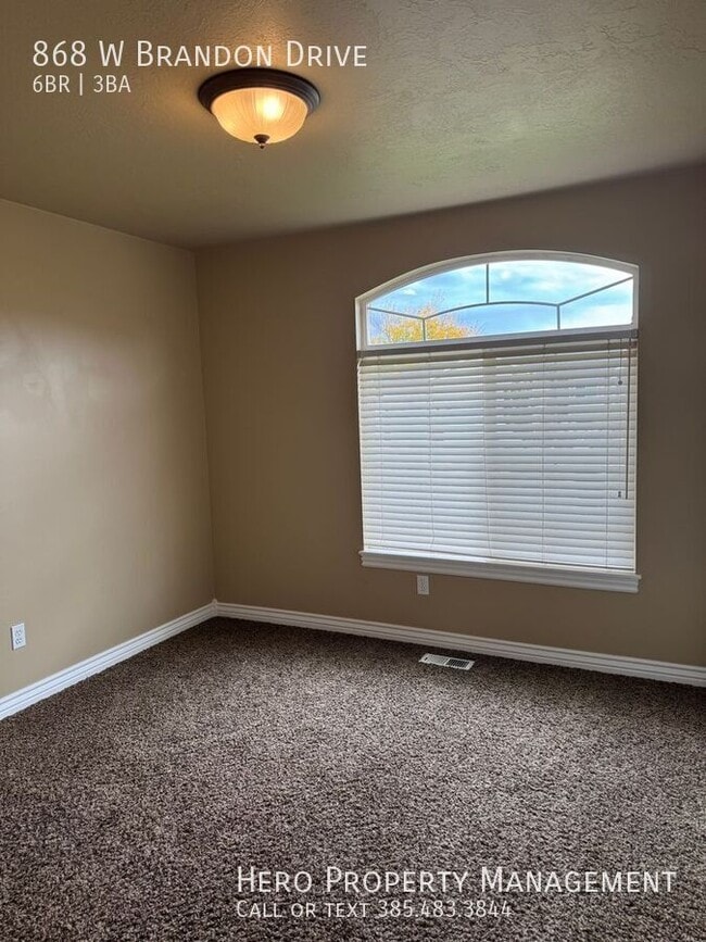 Building Photo - 868 Brandon Dr