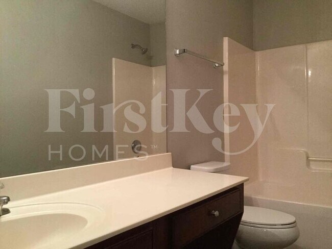 Building Photo - 1401 Clooney Ln