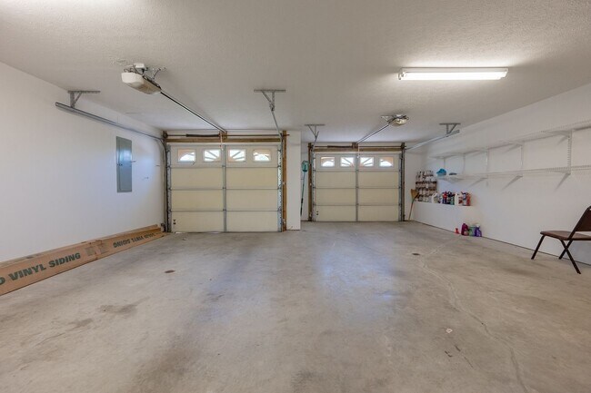 Building Photo - 1701 Stratford View Dr
