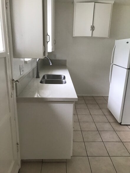 Building Photo - 22414 Susana Ave