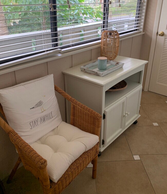 Front porch/lanai - 6400 Flotilla Dr