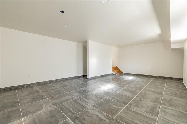 Building Photo - 170 Harrison Ave