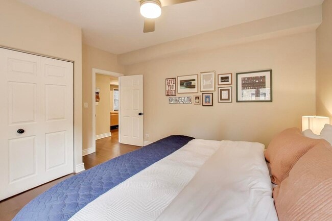 Building Photo - 528 W Cornelia Ave