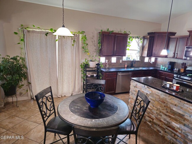 Building Photo - 14660 Spanish Point Dr
