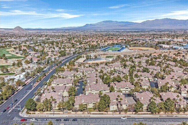 Building Photo - 8737 Red Brook Dr