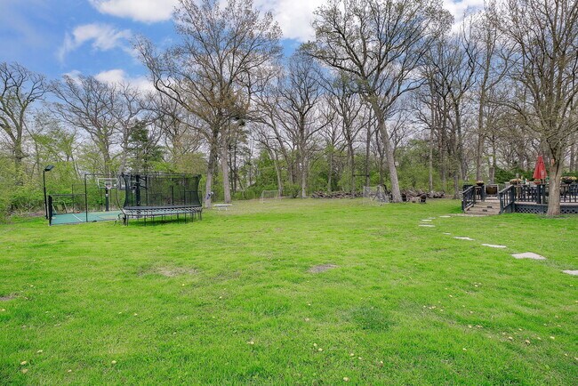 Building Photo - 3309 York Rd