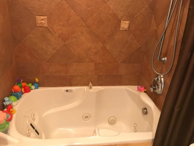 Building Photo - 4028 Mahaila Ave