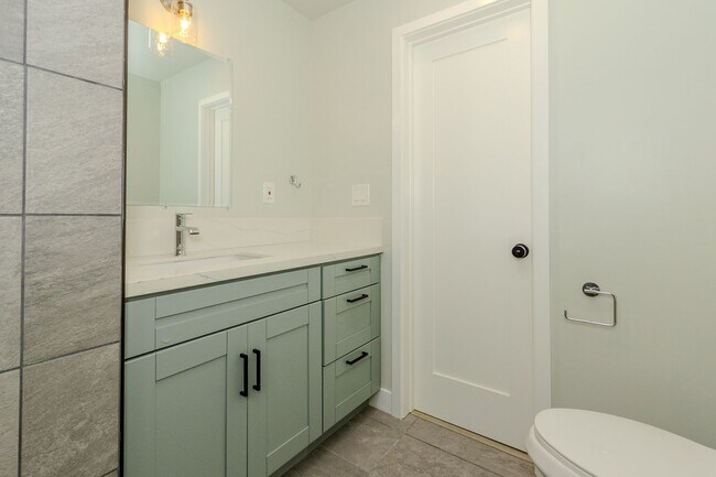 Building Photo - Renovated 1 Bed/1 Bath Single Family Home in Pacific Beach w/Patio/Parking/Washer/Dryer