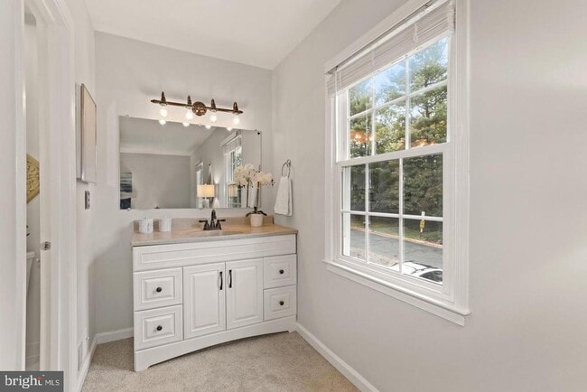 Building Photo - 5823 Berkshire Ct