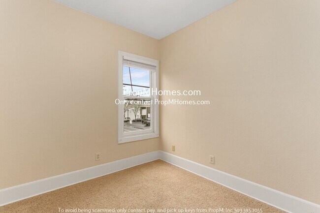Building Photo - Charming Two-Bedroom Unit: Your Perfect Ho...