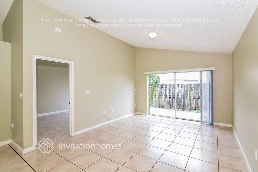 Building Photo - 9949 W Daffodil Ln