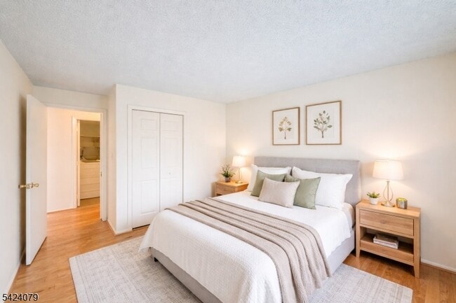 Building Photo - 15 Fisher Dr