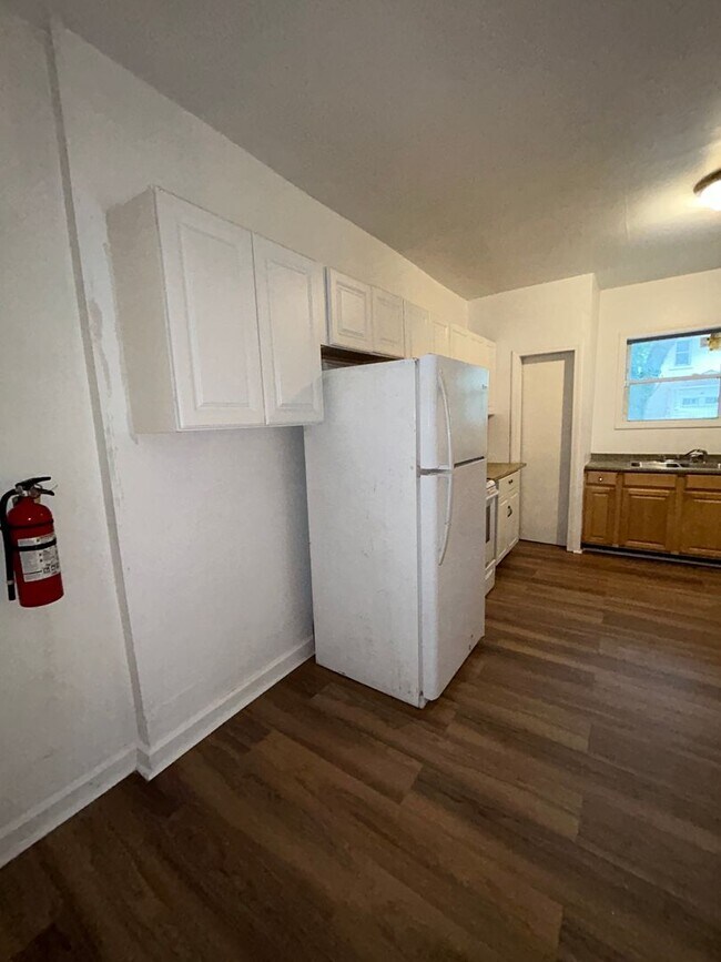 Building Photo - 28 Lee Ave