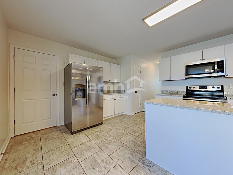 Building Photo - 4874 Oakton Way