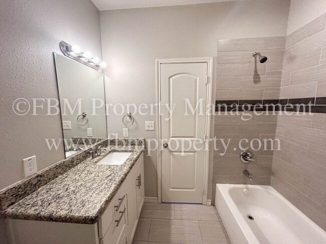 Building Photo - 1904 Uhl Rd