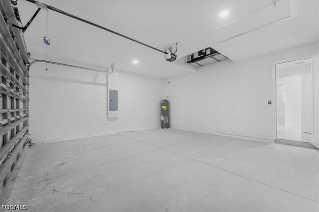 Building Photo - 3812 NW 38th St